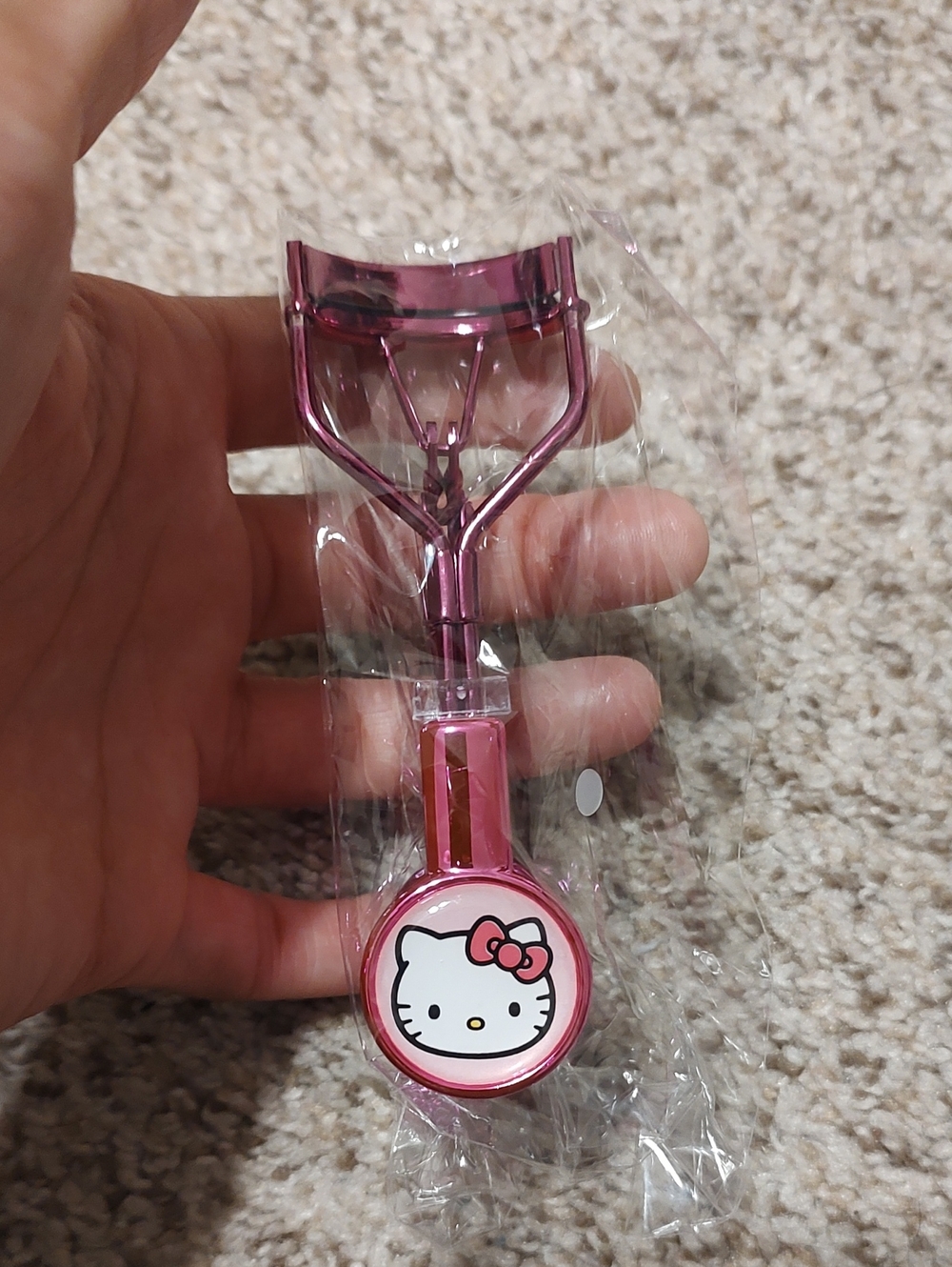Hello Kitty Metallic Pink Lash Curler with Logo